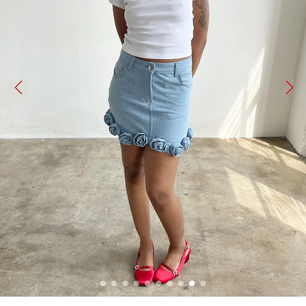 Lisa Says Gah Red Tomato/Pomodoro Graphic White Short Sleeve Tee - Picture 9 of 9